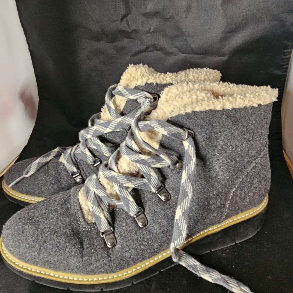NEW Dr. Scholl's So Cozy waterproof ankle boot in grey flannel Sherling Lined 8
